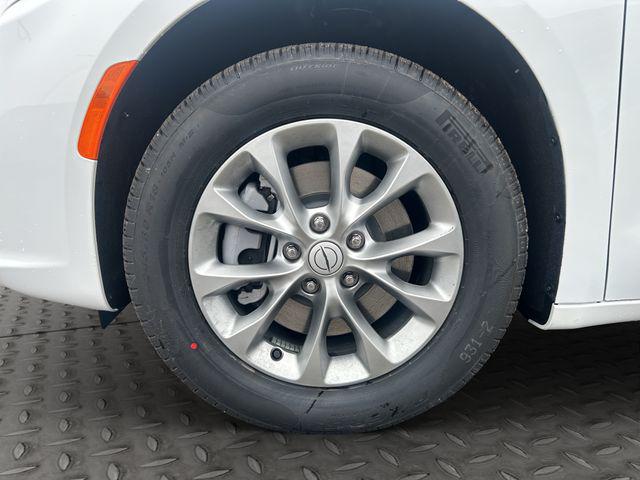 2026 Chrysler Pacifica Select AWD