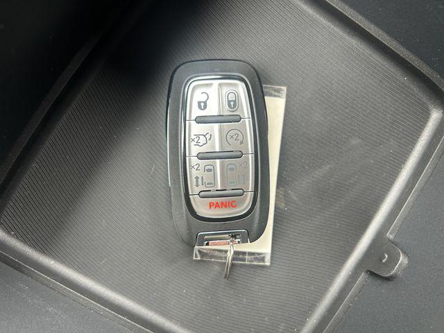 2026 Chrysler Pacifica Select AWD