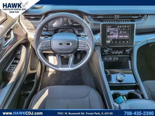 2023 Jeep Grand Cherokee Laredo 4x4
