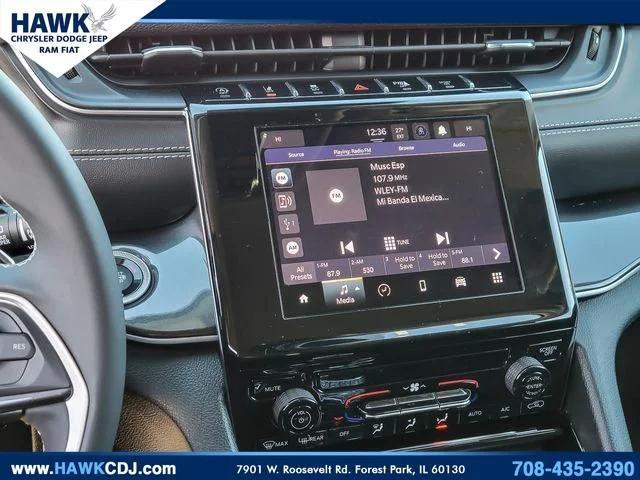 2023 Jeep Grand Cherokee Laredo 4x4