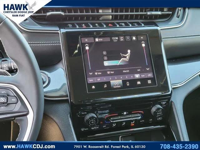 2023 Jeep Grand Cherokee Laredo 4x4