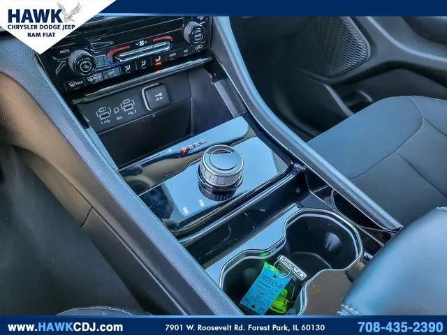 2023 Jeep Grand Cherokee Laredo 4x4