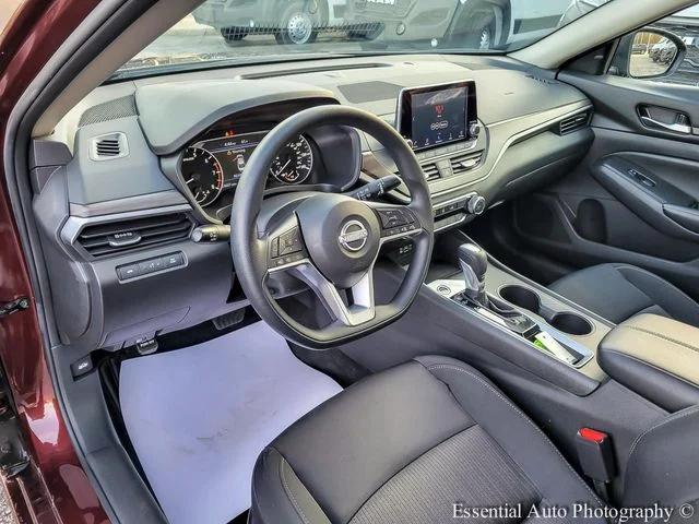 2025 Nissan Altima SV FWD