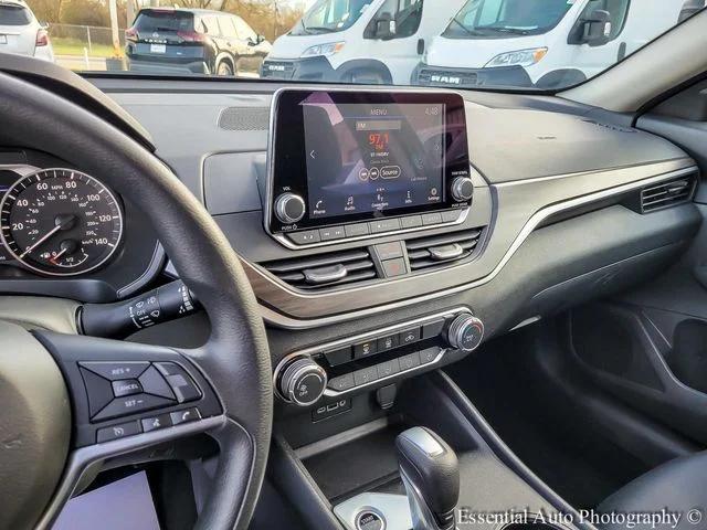 2025 Nissan Altima SV FWD