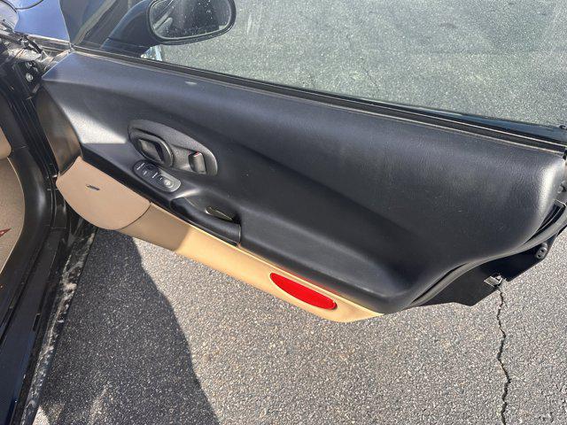 2000 Chevrolet Corvette Base
