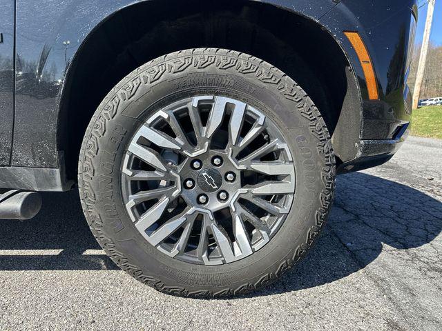 2025 Chevrolet Suburban 4WD Z71
