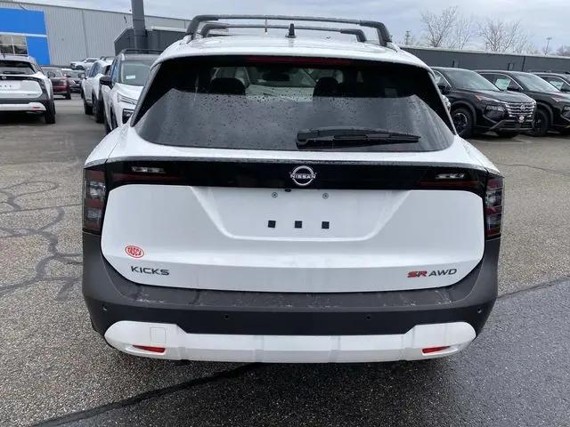 2026 Nissan Kicks SR