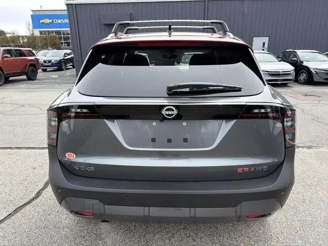 2026 Nissan Kicks SR