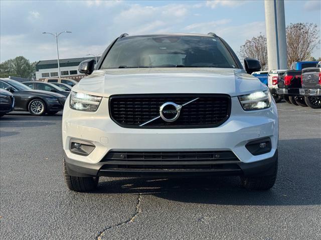 2022 Volvo XC40 T4 R-Design