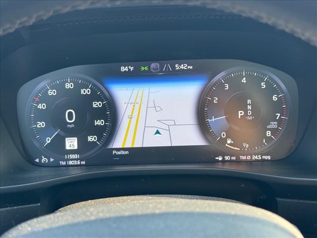 2022 Volvo XC40 T4 R-Design