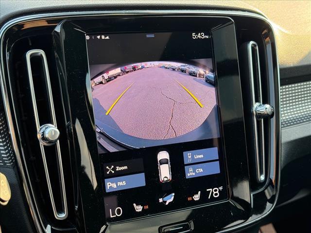 2022 Volvo XC40 T4 R-Design