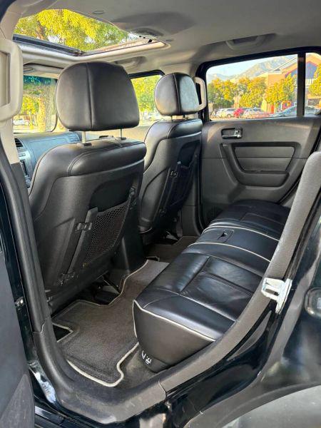2006 HUMMER H3 Base