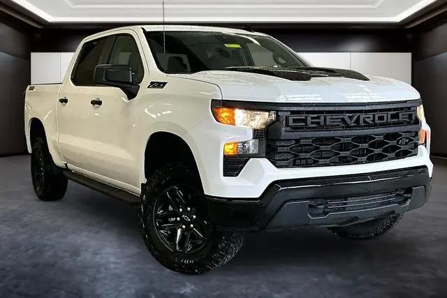 2026 Chevrolet Silverado 1500 4WD Crew Cab Short Bed Custom Trail Boss