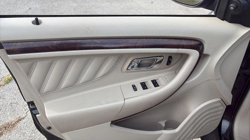 2010 Ford Taurus Limited