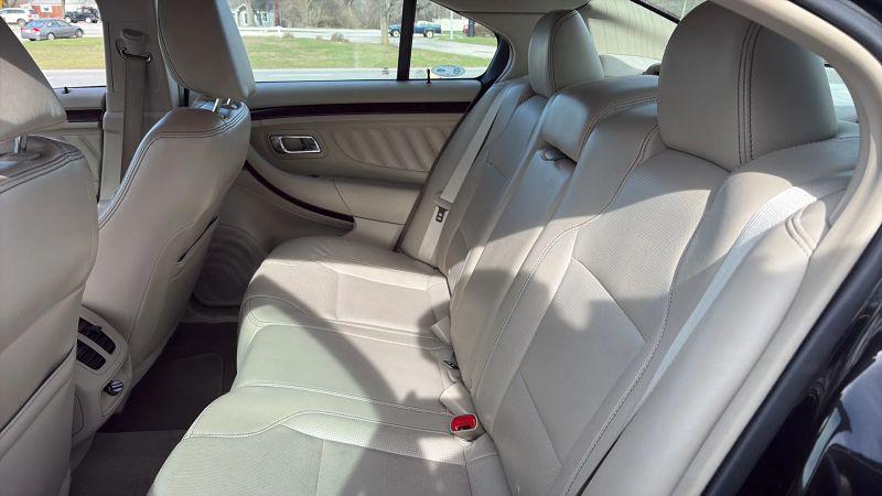 2010 Ford Taurus Limited