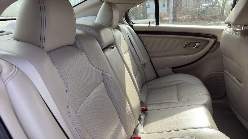 2010 Ford Taurus Limited