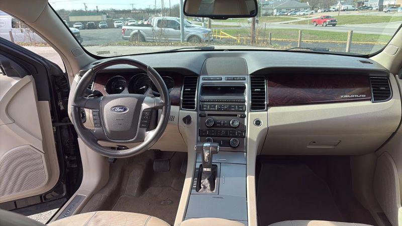 2010 Ford Taurus Limited