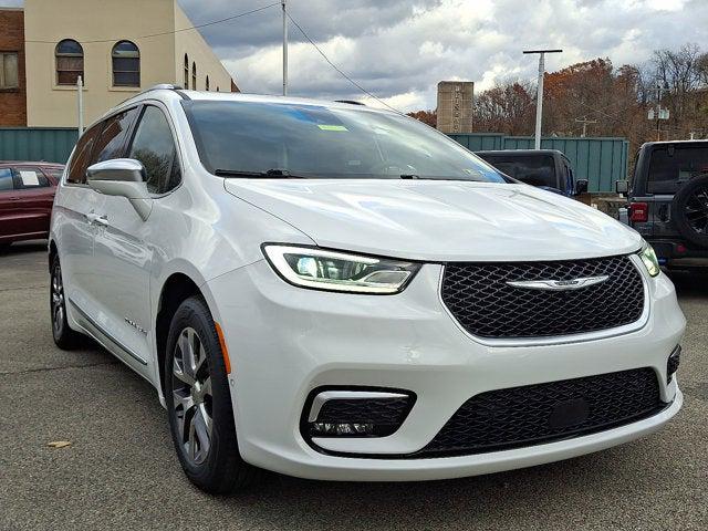 2024 Chrysler Pacifica Hybrid Pinnacle