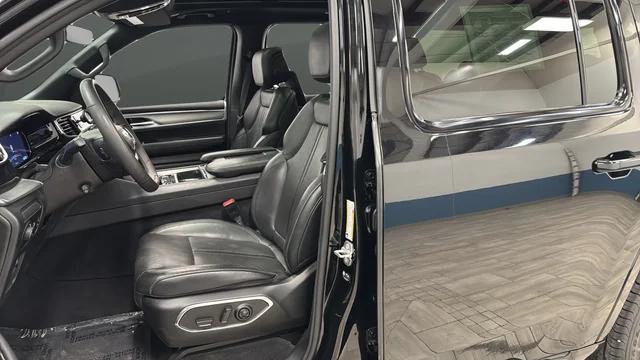 2023 Jeep Wagoneer Series II Carbide 4x4