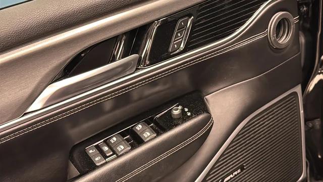 2023 Jeep Wagoneer Series II Carbide 4x4