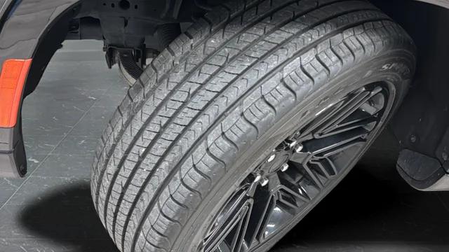 2023 Jeep Wagoneer Series II Carbide 4x4