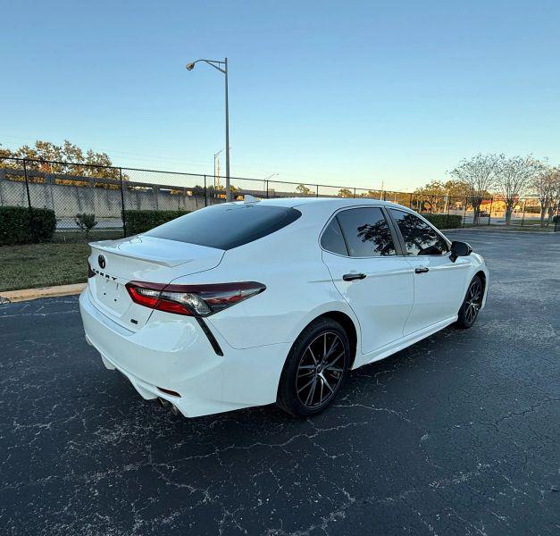 2021 Toyota Camry SE