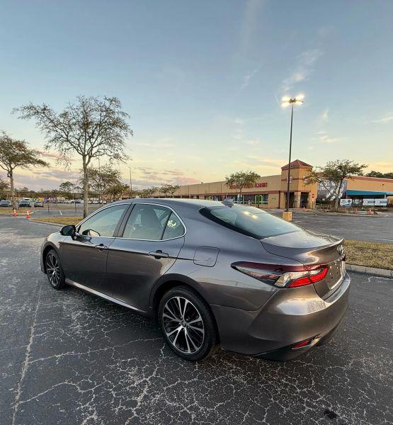 2023 Toyota Camry LE Hybrid