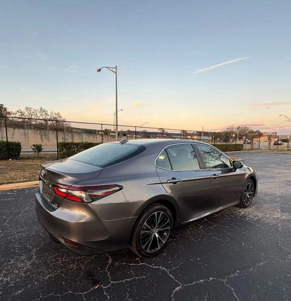 2023 Toyota Camry LE Hybrid