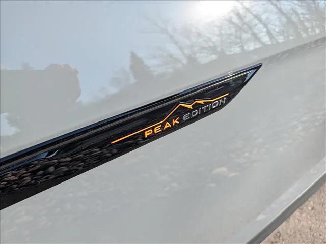 2025 Volkswagen Atlas 2.0T Peak Edition