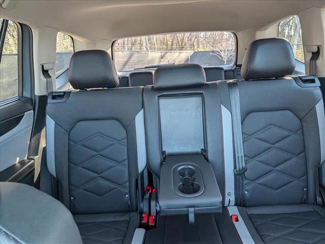 2025 Volkswagen Atlas 2.0T Peak Edition