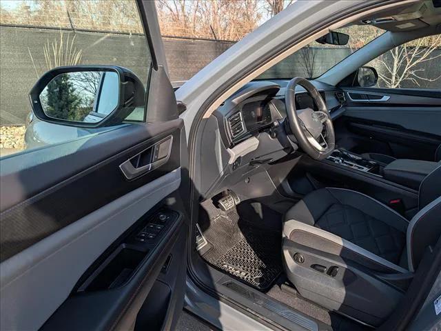 2025 Volkswagen Atlas 2.0T Peak Edition