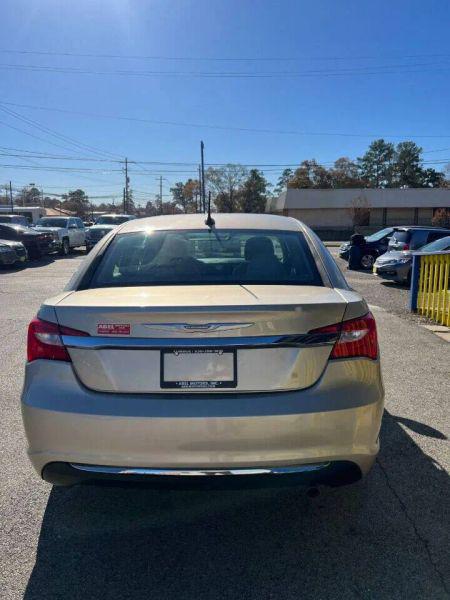 2013 Chrysler 200 LX