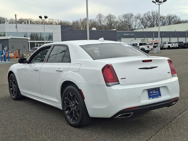 2023 Chrysler 300 Touring L AWD