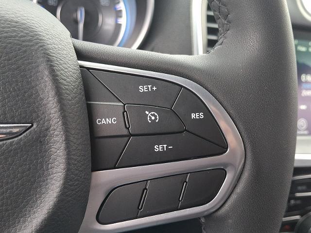 2023 Chrysler 300 Touring L AWD
