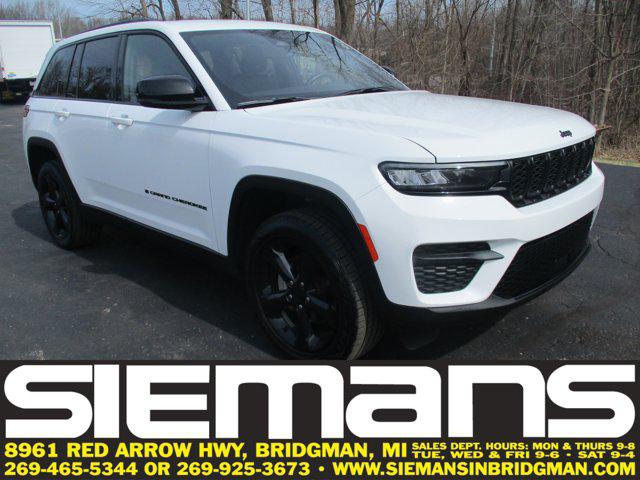 2022 Jeep Grand Cherokee Altitude 4x4 for sale in Bridgman, MI