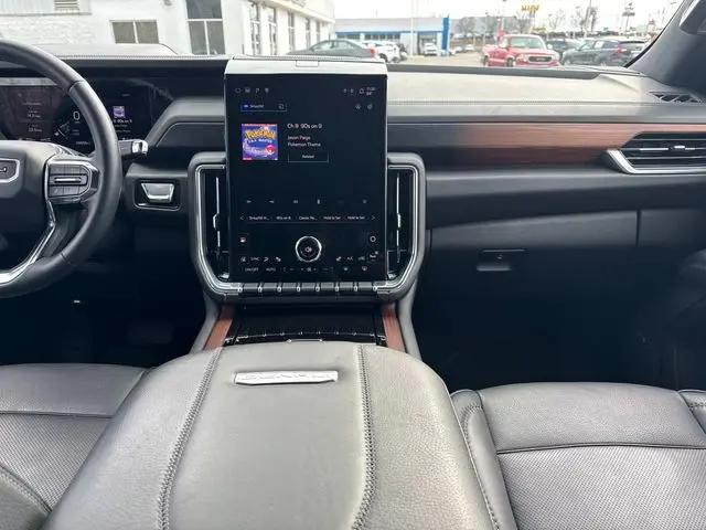 2025 GMC Yukon 4WD Denali