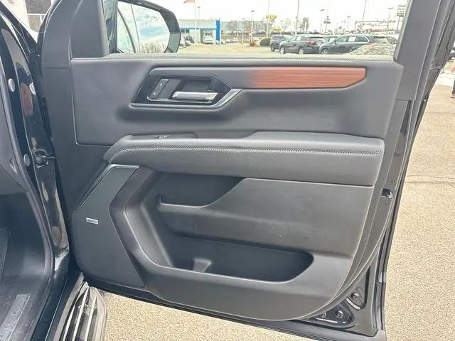 2025 GMC Yukon 4WD Denali