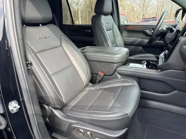 2025 GMC Yukon 4WD Denali