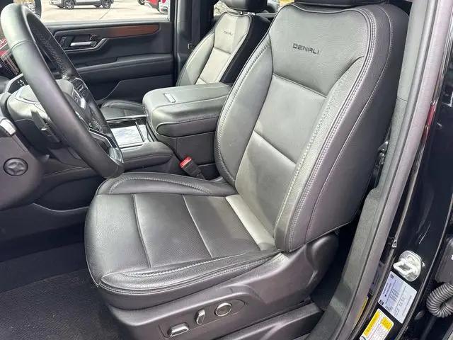 2025 GMC Yukon 4WD Denali