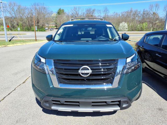 2025 Nissan Pathfinder Platinum FWD