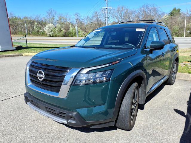 2025 Nissan Pathfinder Platinum FWD