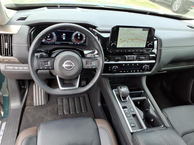2025 Nissan Pathfinder Platinum FWD