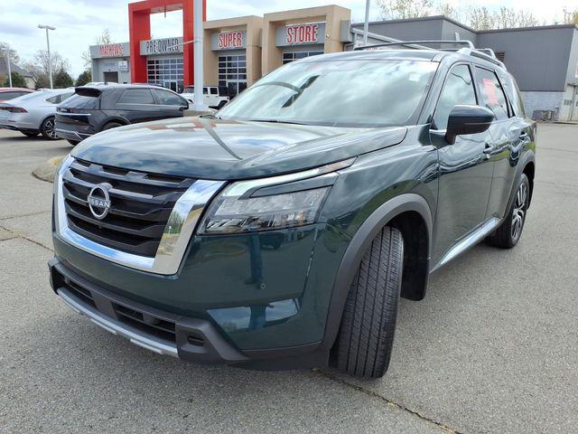 2025 Nissan Pathfinder Platinum FWD