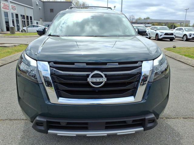 2025 Nissan Pathfinder Platinum FWD