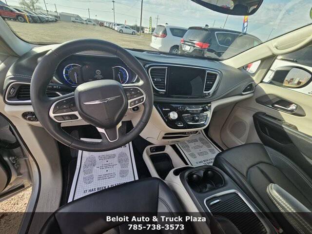 2023 Chrysler Pacifica Hybrid Touring L