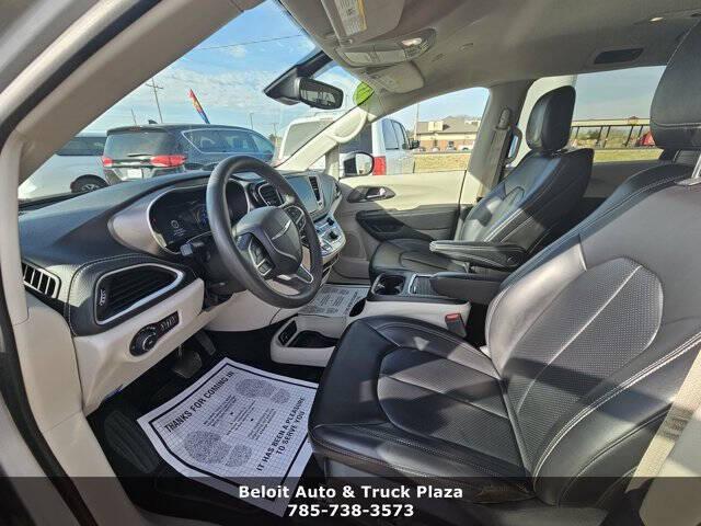 2023 Chrysler Pacifica Hybrid Touring L