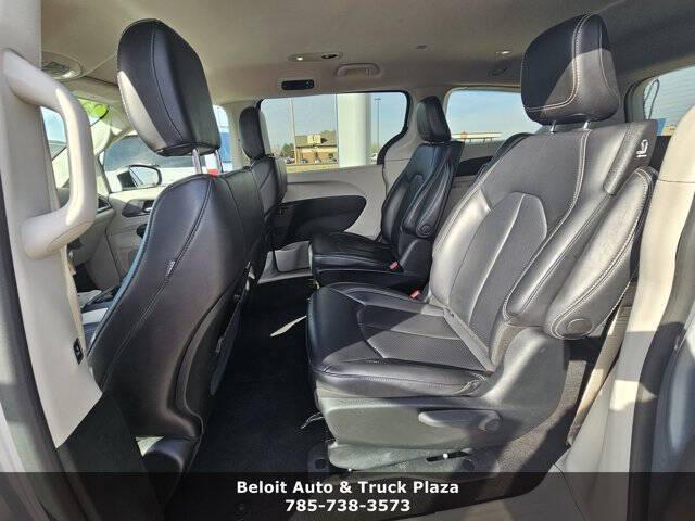 2023 Chrysler Pacifica Hybrid Touring L