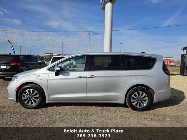 2023 Chrysler Pacifica Hybrid Touring L