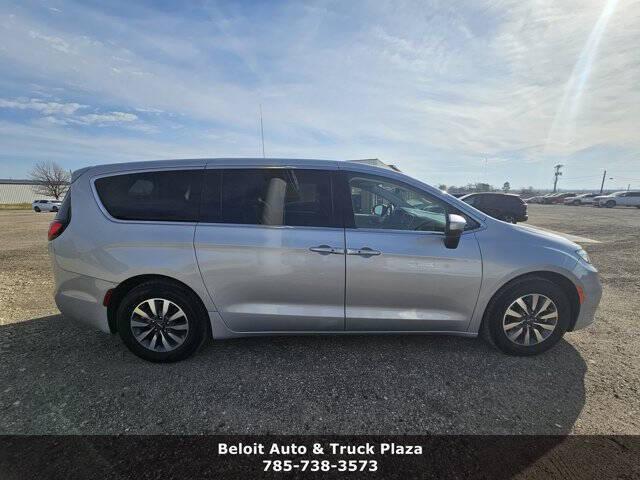 2023 Chrysler Pacifica Hybrid Touring L