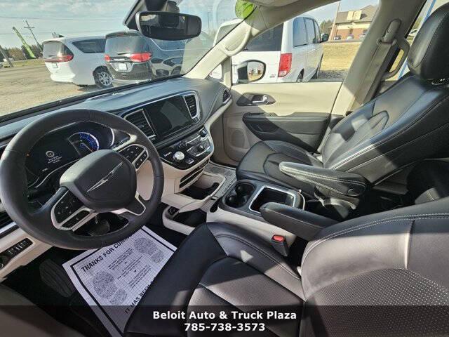 2023 Chrysler Pacifica Hybrid Touring L